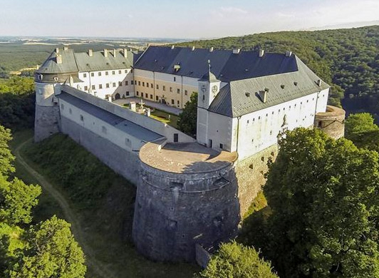 Hrad Červený Kameň - SNM Múzeum Červený Kameň